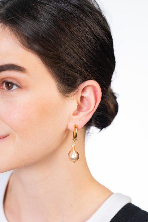 Hoop Earring with Pink Baroque Pearl